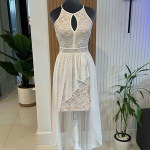 Morgan & Co White & Beige High-Low Lace Keyhole Dress